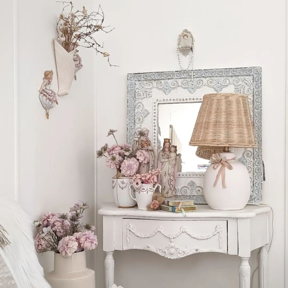 Lot of 2 Porcelain ballerinas wall
